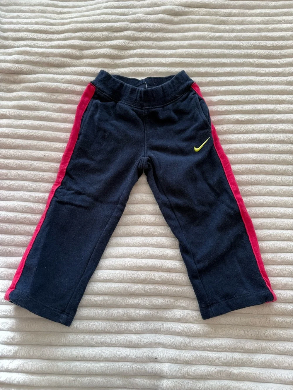Nike Black Sweatshirt with Yellow Logo Tag - Picture 2 of 5